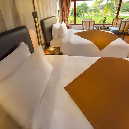 The Blossom Hoi An Ocean Front Hotel & Spa Exterior photo