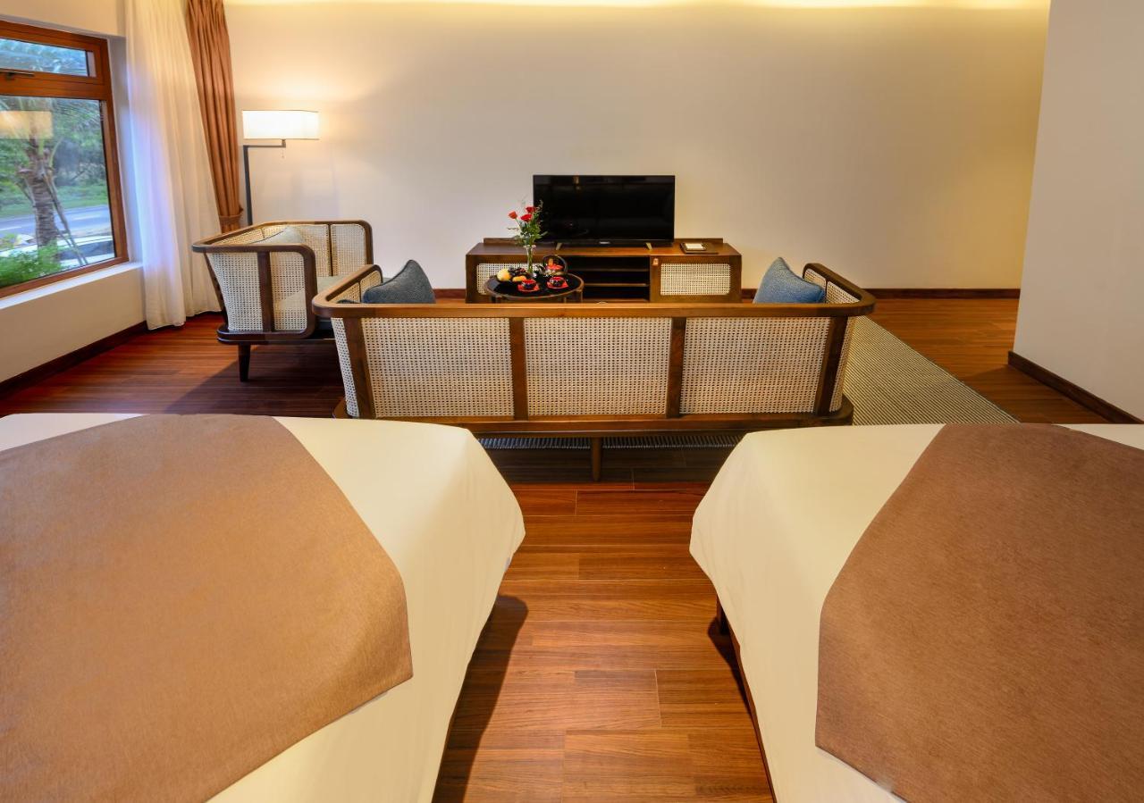 The Blossom Hoi An Ocean Front Hotel & Spa Exterior photo